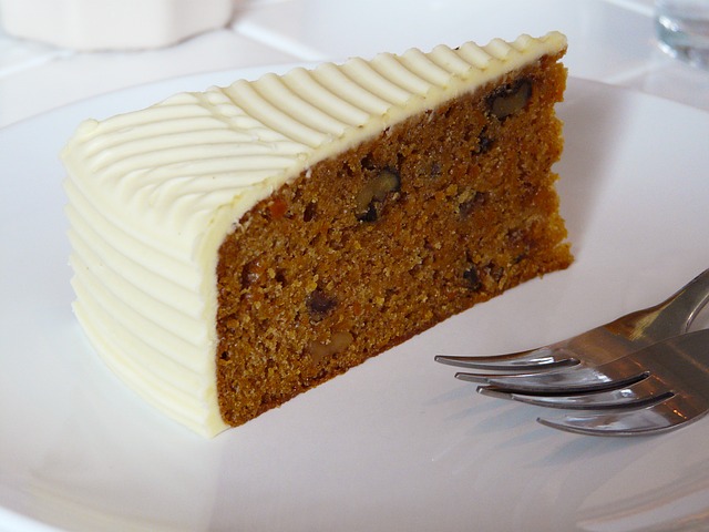 carrot-cake-226772_640